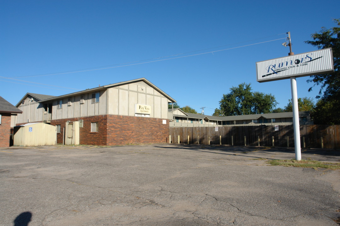 Park Vista Apartments in Wichita, KS - Building Photo