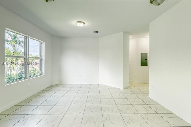 14750-14885 NE 7th Ave in North Miami, FL - Building Photo - Building Photo