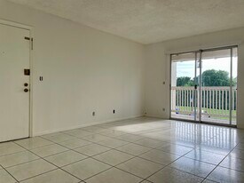 1500 N Congress Ave, Unit A34 in West Palm Beach, FL - Building Photo