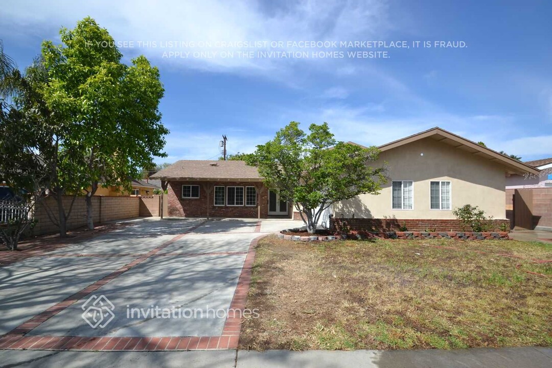 16309 San Jose St in Los Angeles, CA - Building Photo