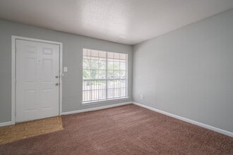 Pecan Villa Apartments in Houston, TX - Foto de edificio - Interior Photo
