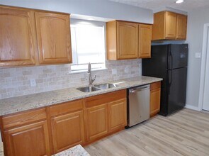 2911 Mariner Dr in League City, TX - Foto de edificio - Building Photo