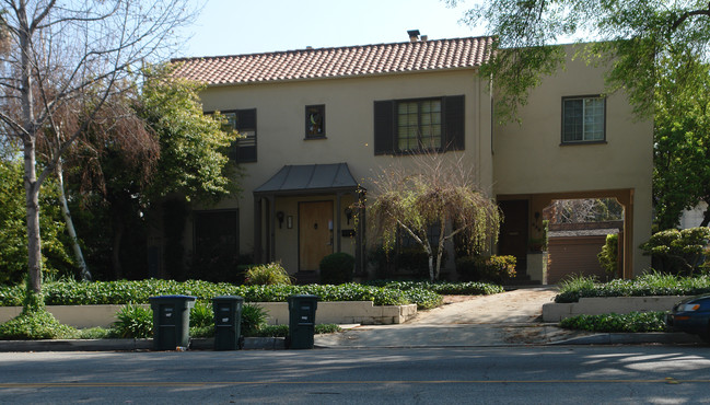 490 Marengo Ave in Pasadena, CA - Building Photo - Building Photo