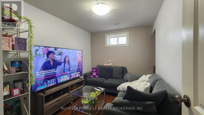 11 Oxford St W in London, ON - Building Photo - Building Photo