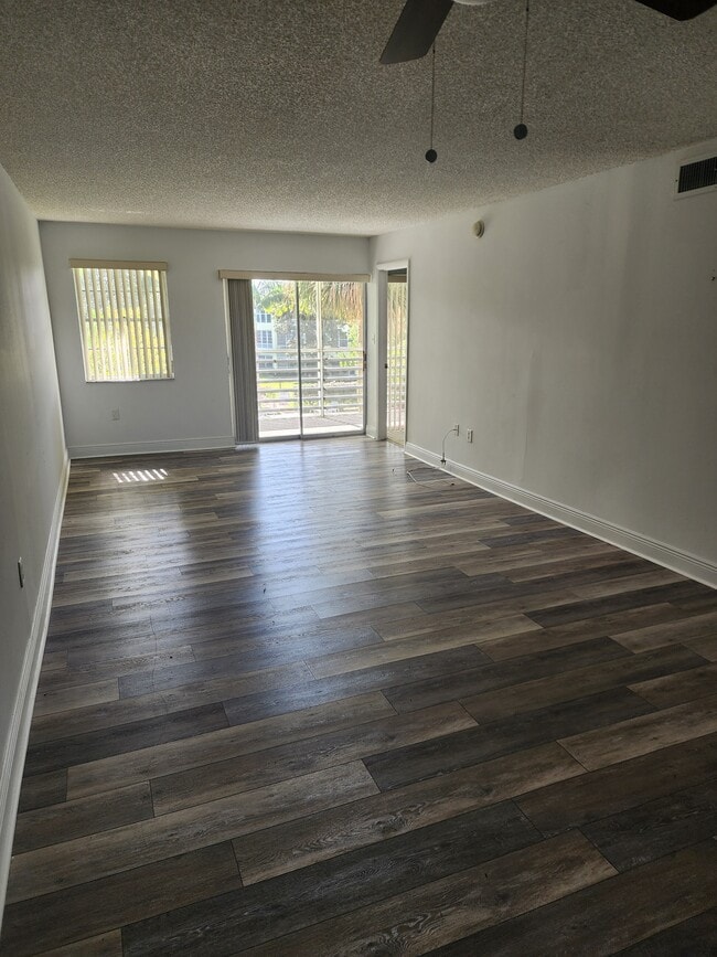 1100 Ponce de Leon Cir, Unit N306 in Vero Beach, FL - Building Photo - Building Photo