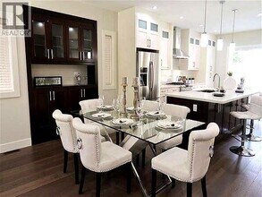 960 Montroyal Blvd in North Vancouver, BC - Building Photo - Building Photo