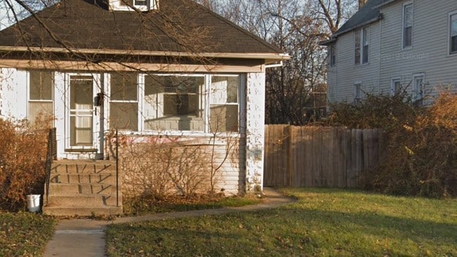 property at 11177 S Hermosa Ave