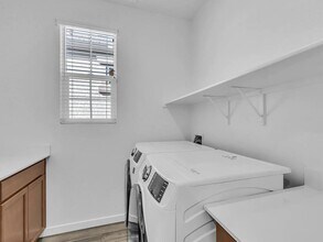 305 Cinema St in Sacramento, CA - Building Photo - Building Photo