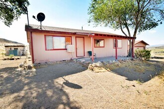 1055 Pyramid Way in Sparks, NV - Building Photo - Building Photo