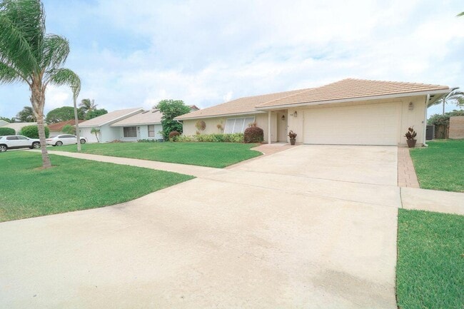 73 Pine Hill Trail W in Jupiter, FL - Foto de edificio - Building Photo