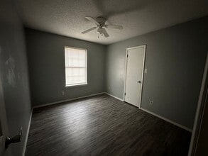 1313 E L St in Russellville, AR - Building Photo - Building Photo