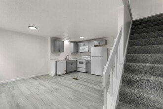 Cleveland and Townpark Townhomes in Sioux Falls, SD - Building Photo - Building Photo