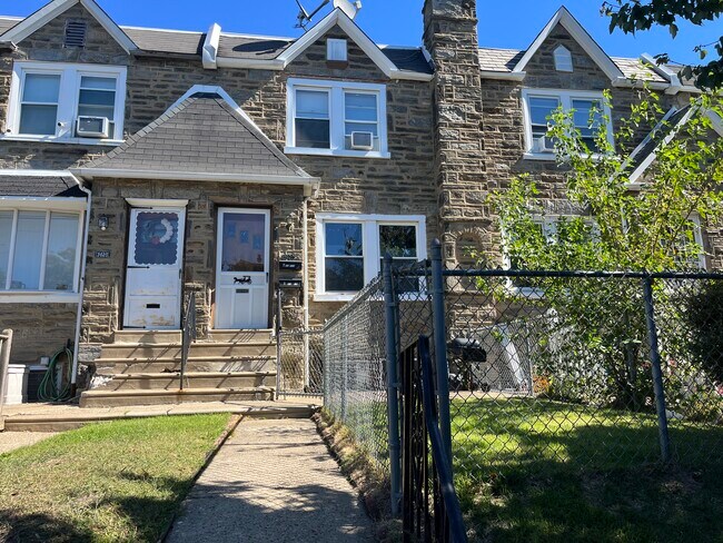 3427 Sheffield Ave, Unit 2nd Floor in Philadelphia, PA - Building Photo - Building Photo