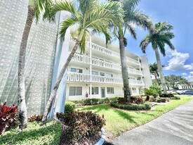 2091 Yarmouth E, Unit 2091 in Boca Raton, FL - Building Photo