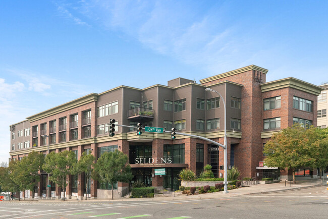 Masins on Main Apartments in Bellevue, WA - Foto de edificio - Building Photo