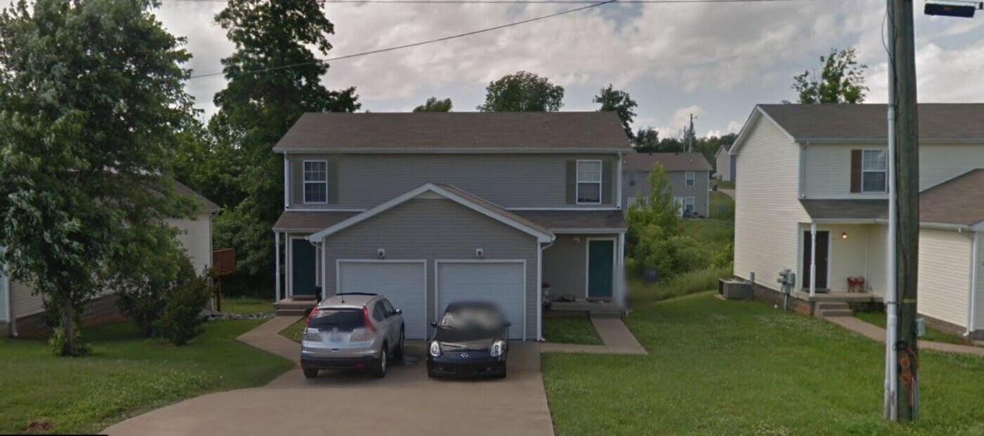 247 Senator Dr in Clarksville, TN - Building Photo