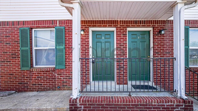 815 Golf View Pl in Clarksville, TN - Building Photo - Building Photo