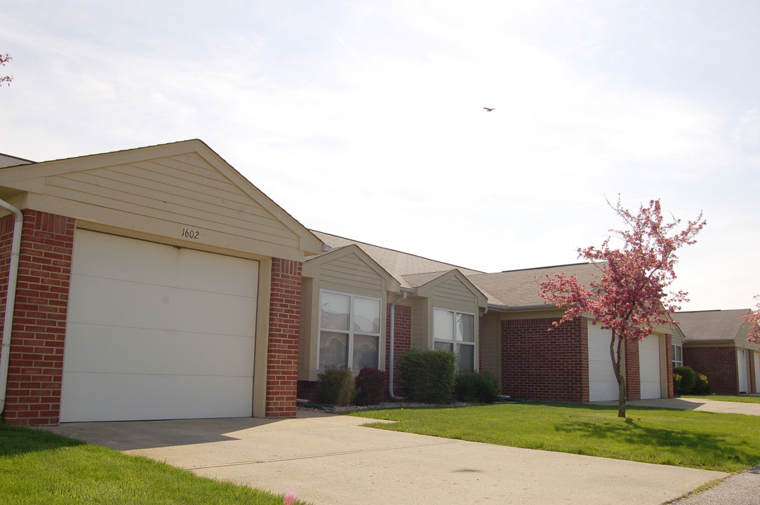 Green Acre Apartments in Franklin, IN - Building Photo