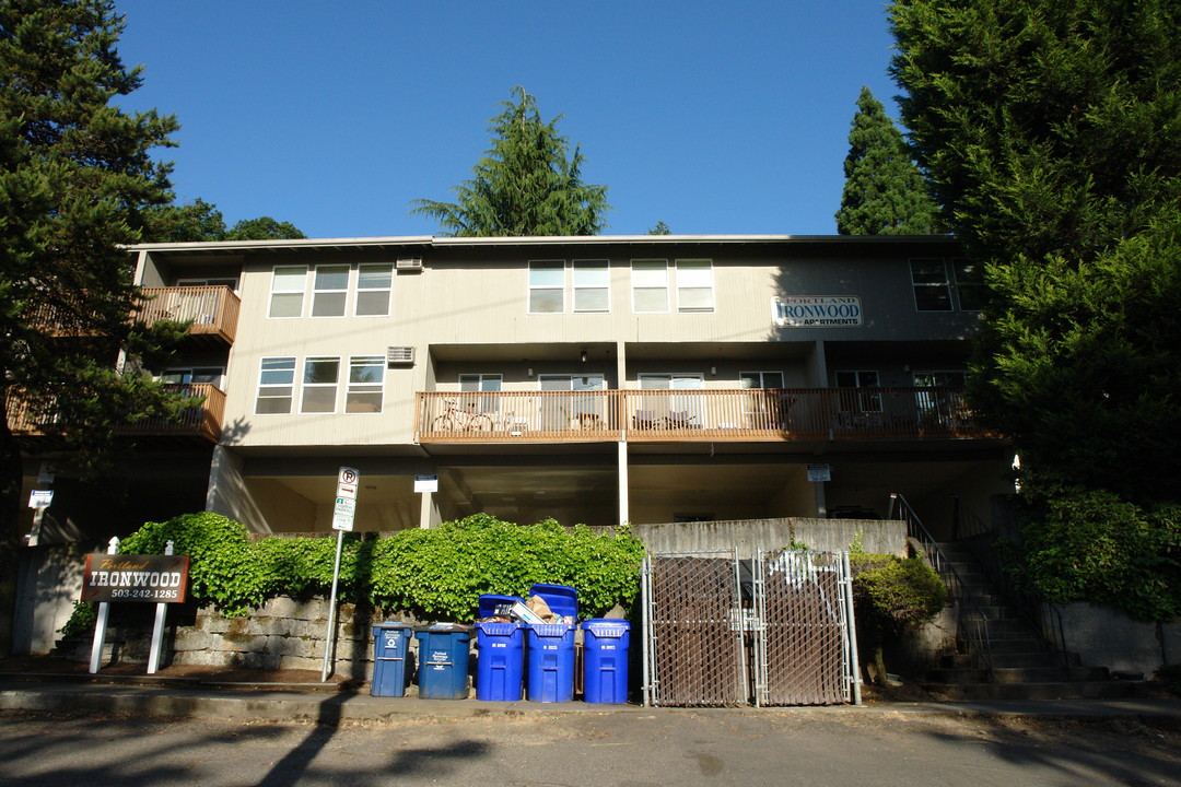 Portland Ironwood in Portland, OR - Foto de edificio