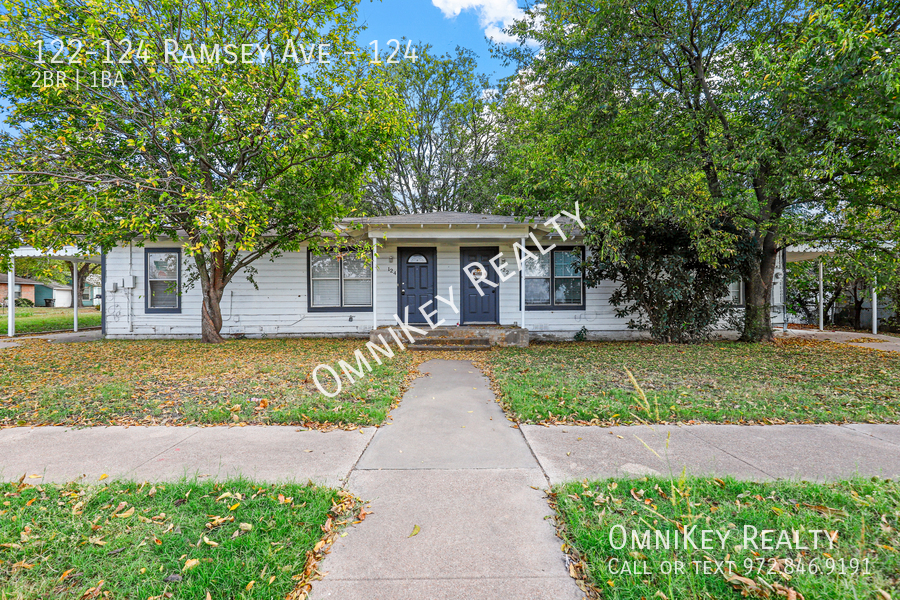 122-124 Ramsey Ave in Cleburne, TX - Building Photo