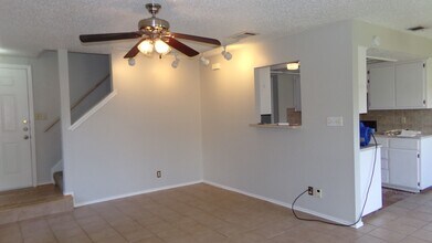 8804 Springmail Cir in Austin, TX - Building Photo - Building Photo