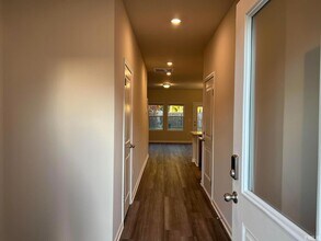 926 Clearhaven Ln in Fuquay Varina, NC - Foto de edificio - Building Photo