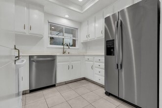 2370 Via Mariposa W in Laguna Woods, CA - Building Photo - Building Photo