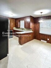 1715 Longview Dr in Winston-Salem, NC - Foto de edificio - Building Photo