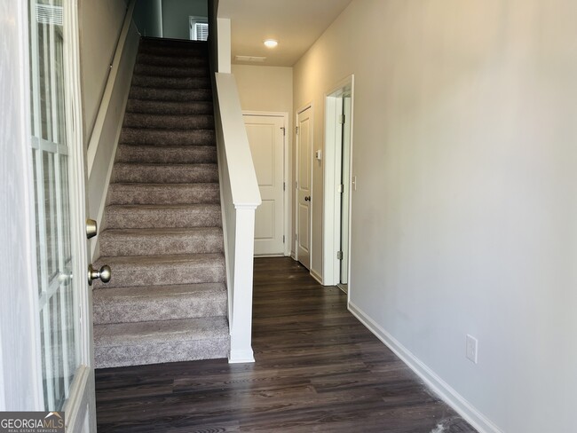 8 Iron Dr in Newnan, GA - Building Photo - Building Photo