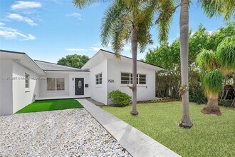 7525 Adventure Ave in North Bay Village, FL - Building Photo - Building Photo