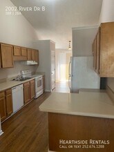 2002 River Dr in Greenville, NC - Building Photo - Building Photo