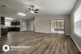 2298 Greenbrier St in Deltona, FL - Building Photo - Building Photo