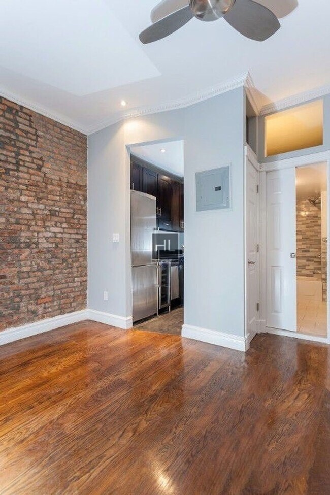 East 32nd Street, Unit 1A in New York, NY - Building Photo - Building Photo