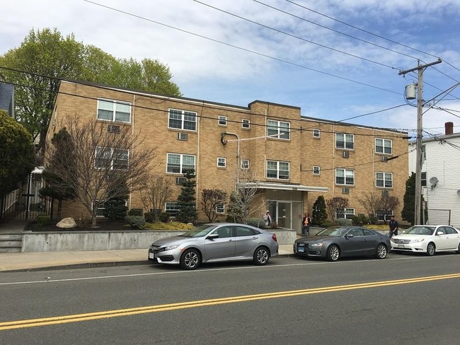 Chelsea Street Apartments in Everett, MA - Foto de edificio - Building Photo