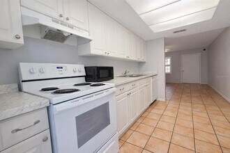 3201 Dryer Ave in Largo, FL - Building Photo - Building Photo