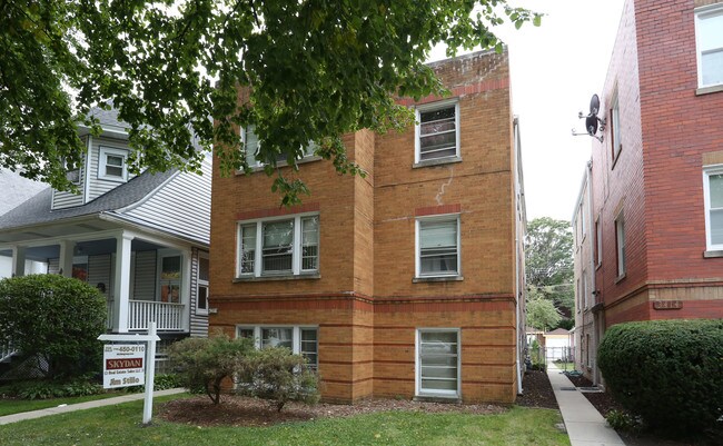 3416 Grove Ave in Berwyn, IL - Foto de edificio - Primary Photo