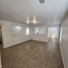 8204 Tangerine Pl NW in Albuquerque, NM - Building Photo - Building Photo