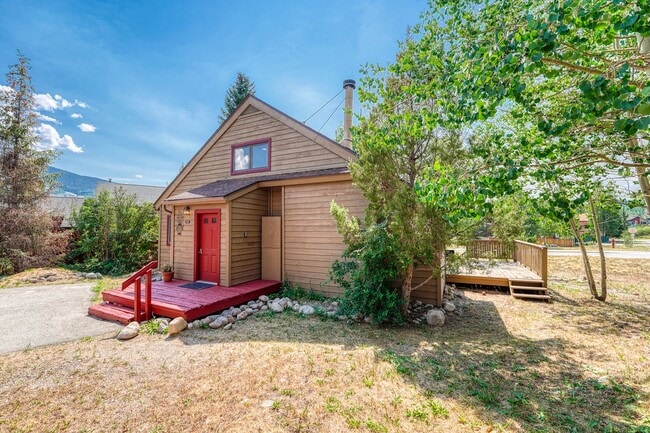 305 N Chipmunk Cir