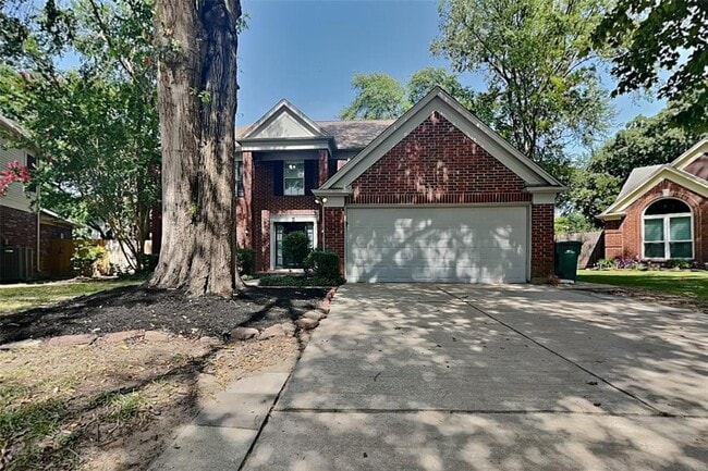 property at 5 Regency Ct