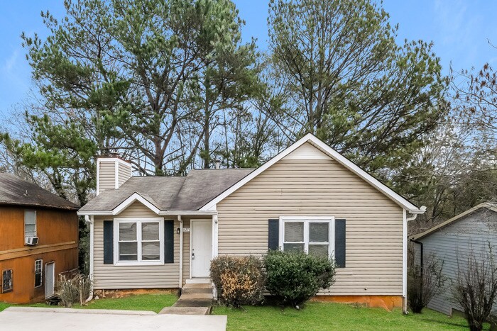 1127 Mainstreet Valley Dr in Stone Mountain, GA - Building Photo