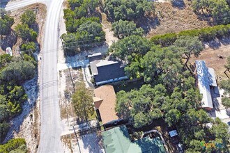 553 Scenic Dr in Canyon Lake, TX - Building Photo - Building Photo