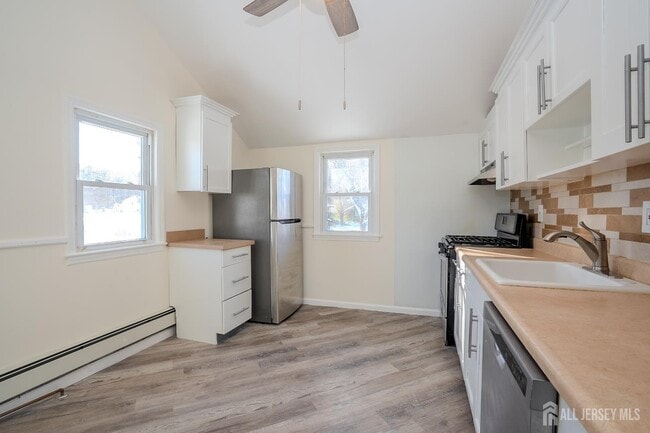 3774 NJ-27 in Kendall Park, NJ - Foto de edificio - Building Photo