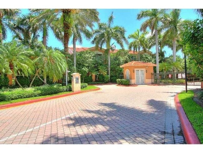 4836 N State Rd 7 in Coconut Creek, FL - Foto de edificio - Building Photo