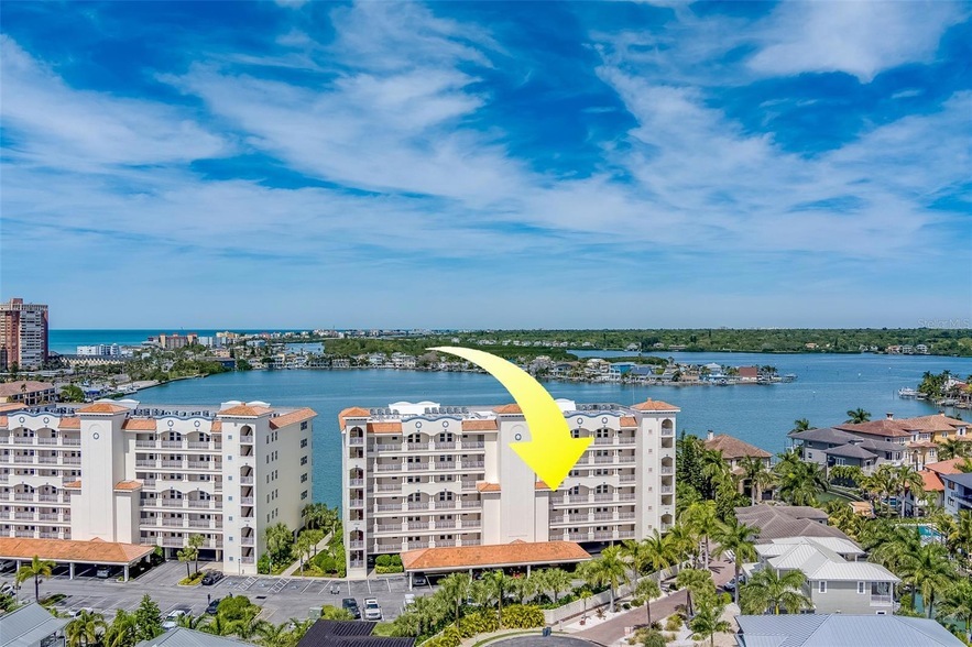 17745 Gulf Blvd, Unit 303 in Redington Shores, FL - Building Photo