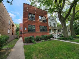 1624 Washington St in Evanston, IL - Building Photo