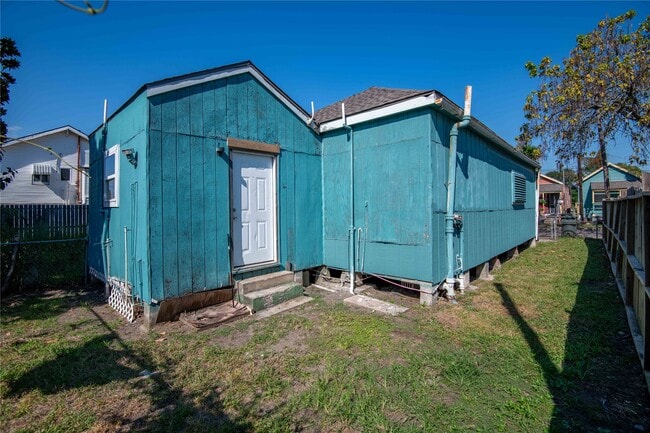 1509 J H Clouser St in Galveston, TX - Building Photo - Building Photo