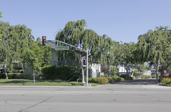 Remington Grove in Sunnyvale, CA - Building Photo - Building Photo