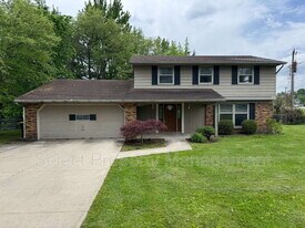 7021 Omaha Ct in Fort Wayne, IN - Building Photo