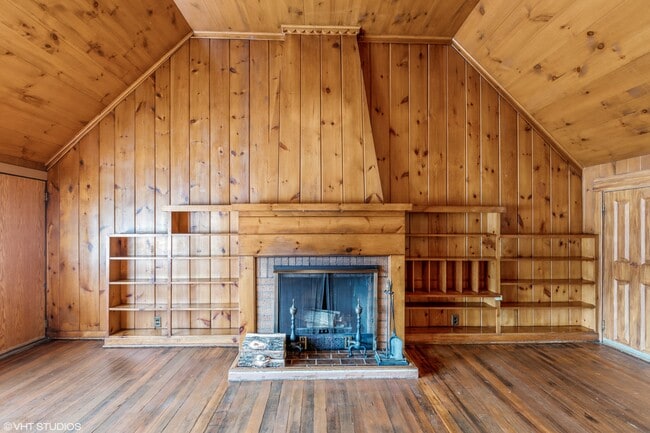 26 E Crystal Lake Ave, Unit Apt B