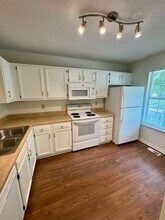 8112 Circle Tree Ln in Charlotte, NC - Building Photo - Building Photo
